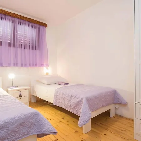 Holiday home Pet Friendly In With Kitchen Prigradica