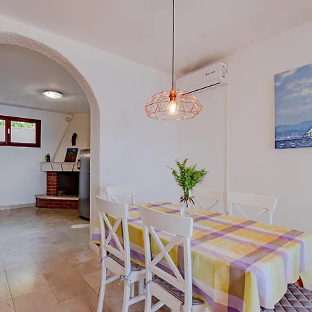 Pet Friendly In With Kitchen * Prigradica